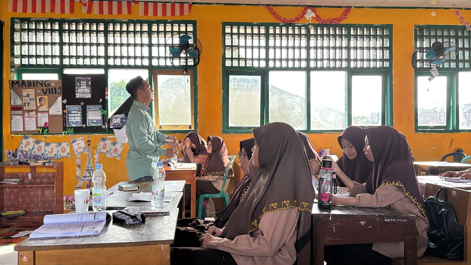 Supervisi Akademik : Ka.MTsN 1 Kota Bengkulu Dampingi Guru PPKn Dan Al-Qur’an Hadis