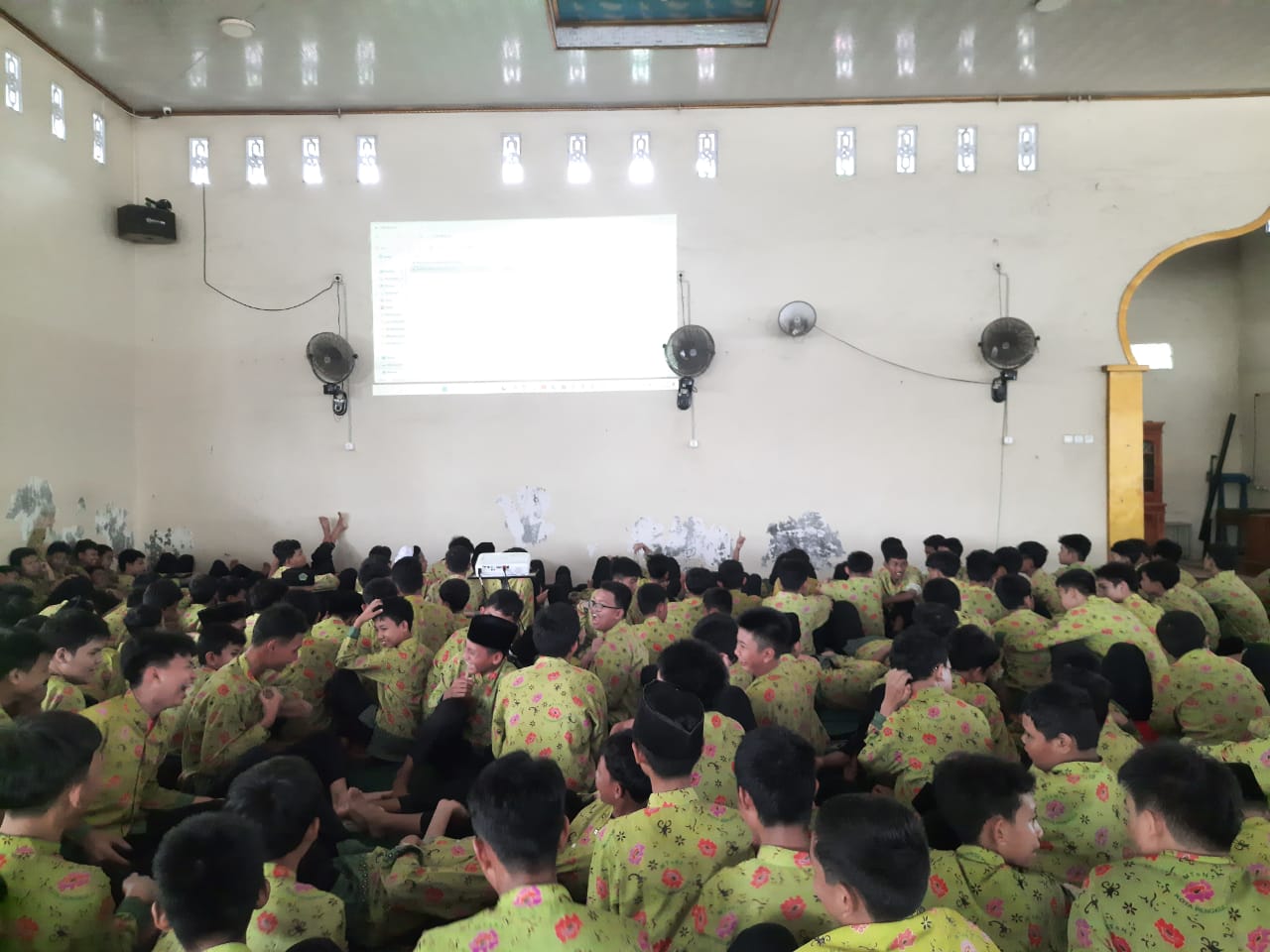 Peringati Hari Kesaktian Pancasila: MTsN 1 KoBe Gelar Nobar Film Sejarah Pancasila Dan Kisah Perang Gerilya-Jenderal Sudirman