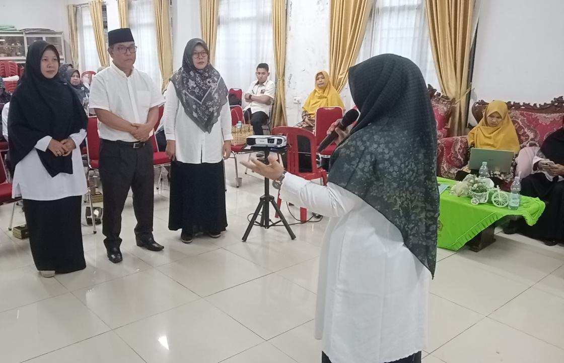 Ketua KKMTs Kota Bengkulu Kukuhkan Pengurus MGMP Al-Qur’an Hadist MTs se- Kota Bengkulu