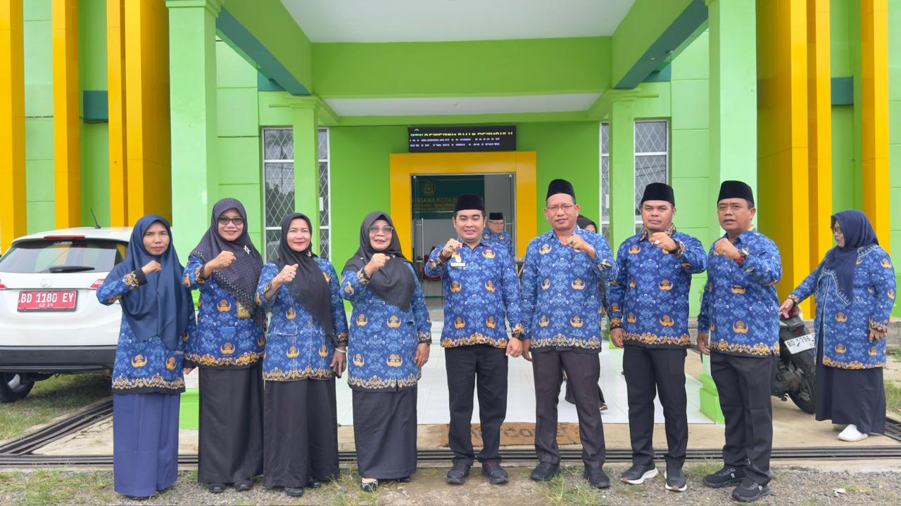 Ka.MTsN 1 Ikuti Upacara Hari Sumpah Pemuda Ke-97 Tahun 2025 Di Kantor Kemenag Kota Bengkulu