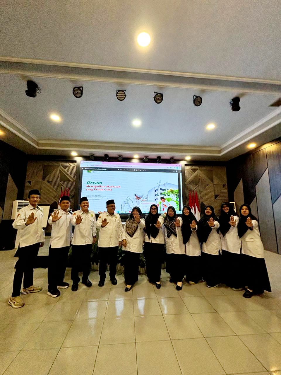 MTsN 1 Kota Bengkulu Ikuti Sosialisasi Dan Workshop Implementasi Ecoteologi Dan Kurikulum Cinta