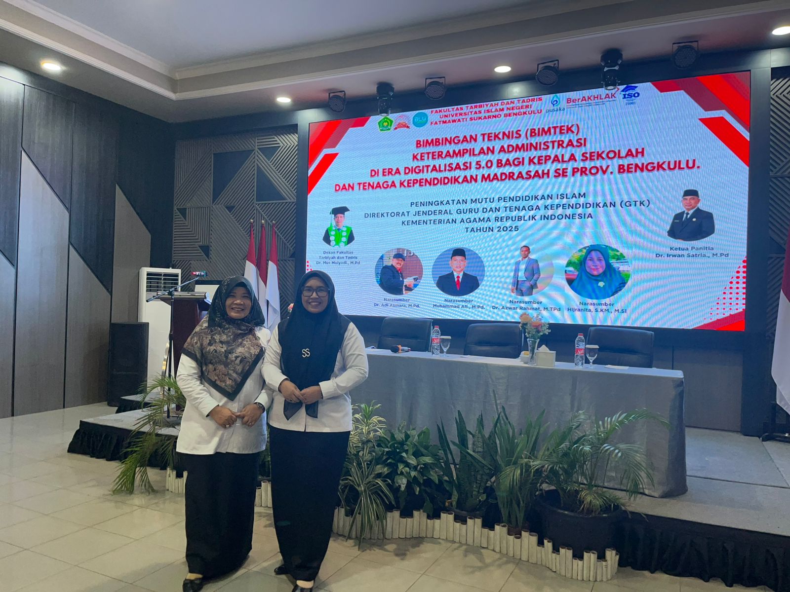 Ka. MTsN 1 Kota Bengkulu dan Ka. TU Ikuti Bimtek Keterampilan Administrasi di Era Digitalisasi 5.0