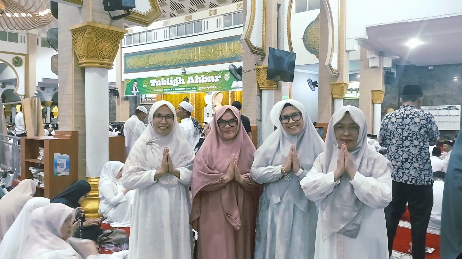 Tabligh Akbar Bersama Menteri Agama RI: ASN MTsN 1 Kota Bengkulu Penuhi Masjid Raya