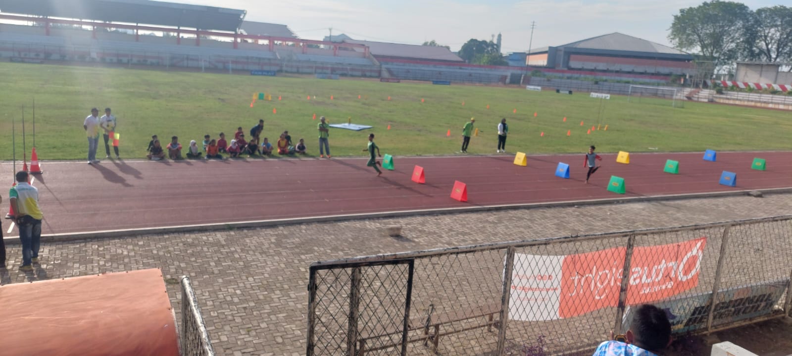 Siswa MTsN 1 Kota Bengkulu Ukir Prestasi di O2SN Cabang Atletik