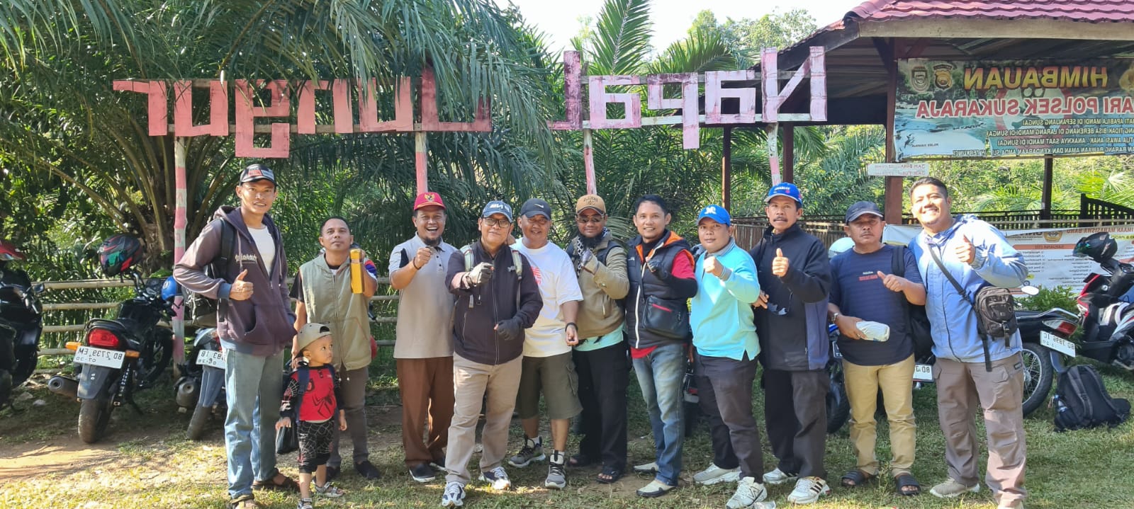Bangun Soliditas, Guru dan Staf TU MTsN 1 Touring ke Napal Jungur
