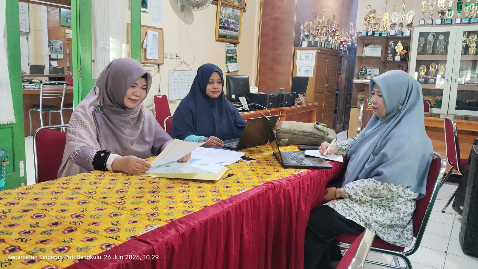 Koordinasi Bersama Wakil Kepala, Ka.MTsN 1 Kota Bengkulu Matangkan Jam Mengajar