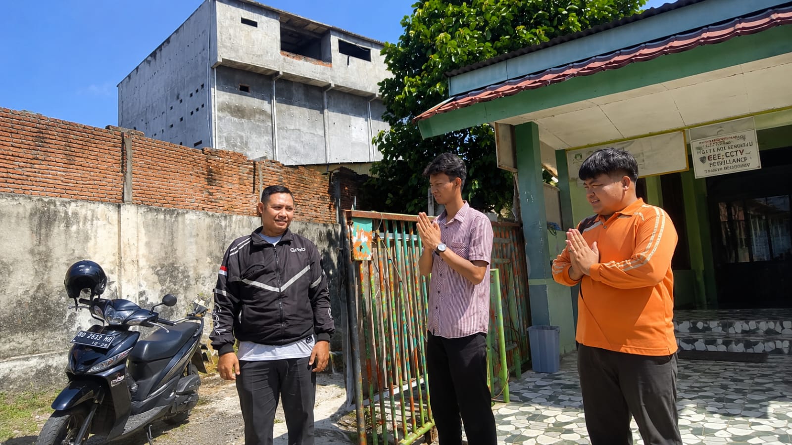 Satpam MTsN 1 Kota Bengkulu Siap Berikan Pelayanan Keamanan Terbaik