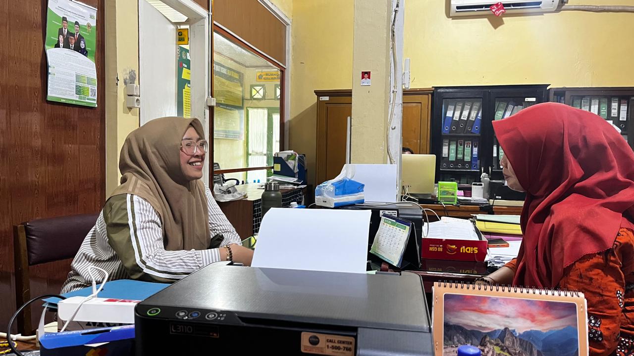 Koordinasi Pustakawan dan KaTU, MTsN 1 Kota Bengkulu Siapkan Layanan Perpustakaan Prima