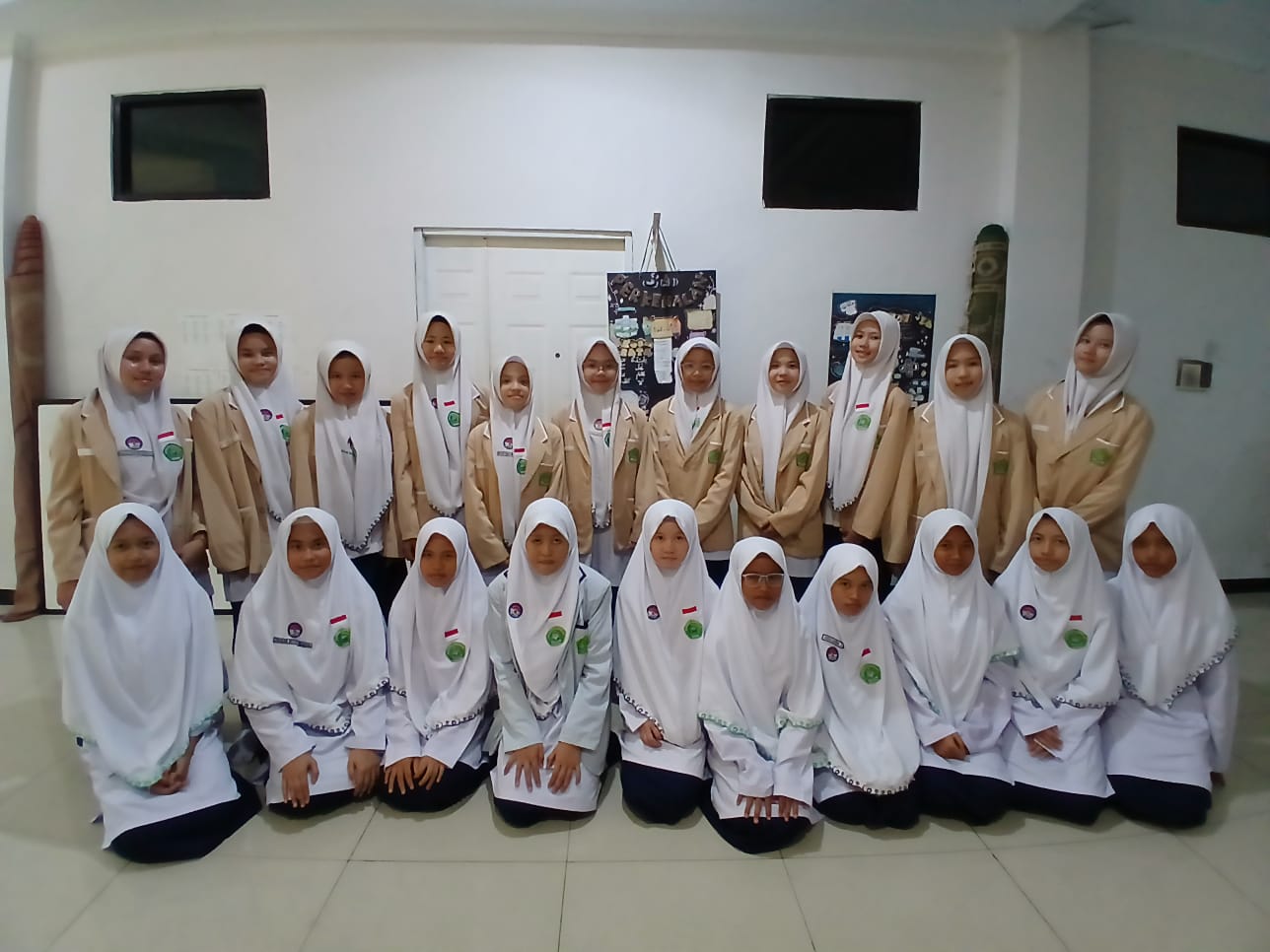 Semangat Hari Pertama, Siswa Asrama MTsN 1 Kota Bengkulu Siap Belajar, Beribadah, dan Berprestasi