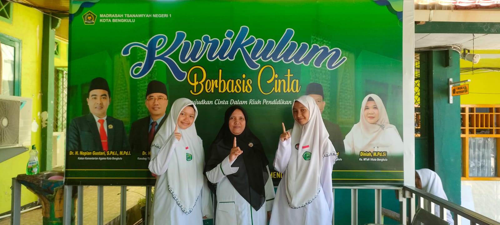 MTsN 1 Kota Bengkulu Kembali Cetak Prestasi, Dua Siswi Lolos OSN IPA Tingkat Provinsi
