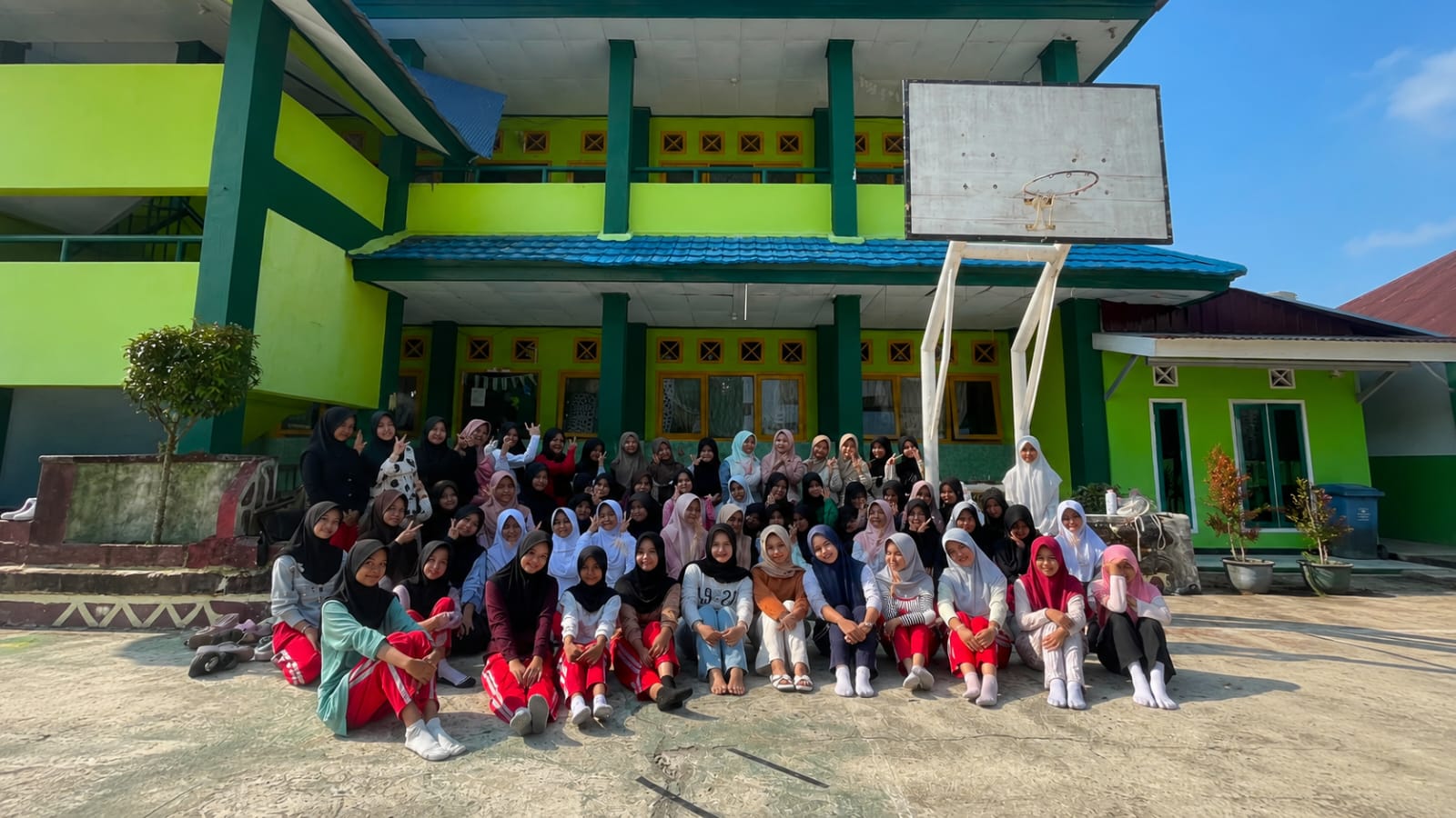 Antusias Luar Biasa, Ekstrakurikuler Tari MTsN 1 Kota Bengkulu Gelar Latihan Perdana TP 2026/2027