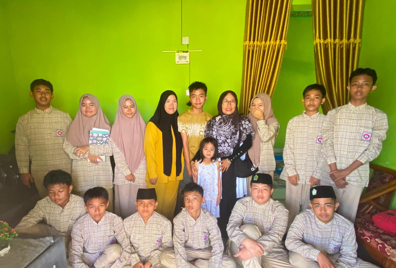 Aksi Nyata Program Sosial Kelas VIII E MTsN 1 Kota Bengkulu, Berbagi Doa dan Semangat untuk Teman yang Sakit
