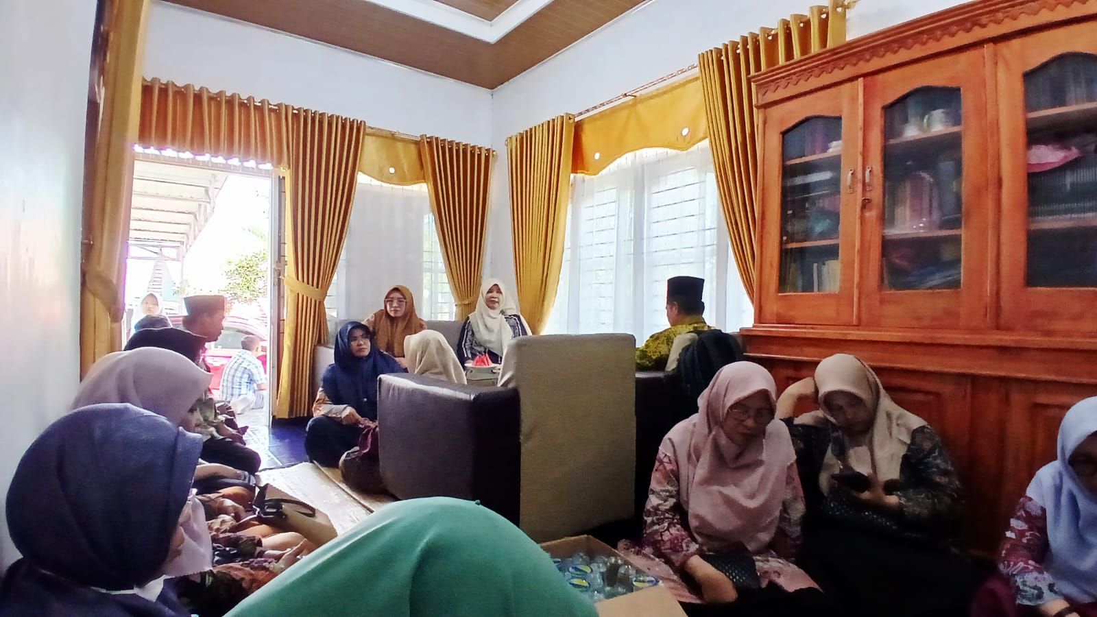 Pererat Kekeluargaan, MTsN 1 Kota Bengkulu Kunjungi Rumah Waka Humas