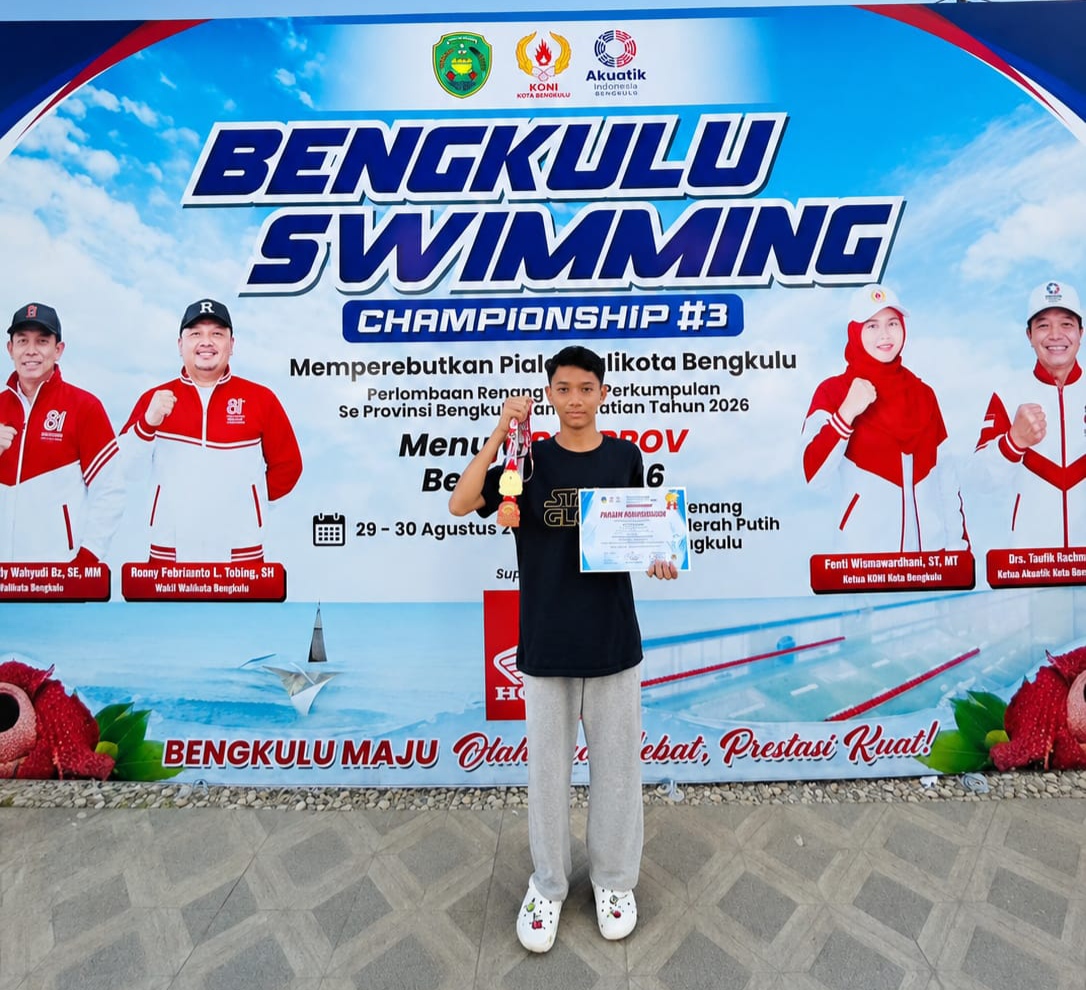 Koleksi Dua Prestasi, Dzaky Kelas VII J Gemilang di Kejuaraan Renang Piala Wali Kota Bengkulu