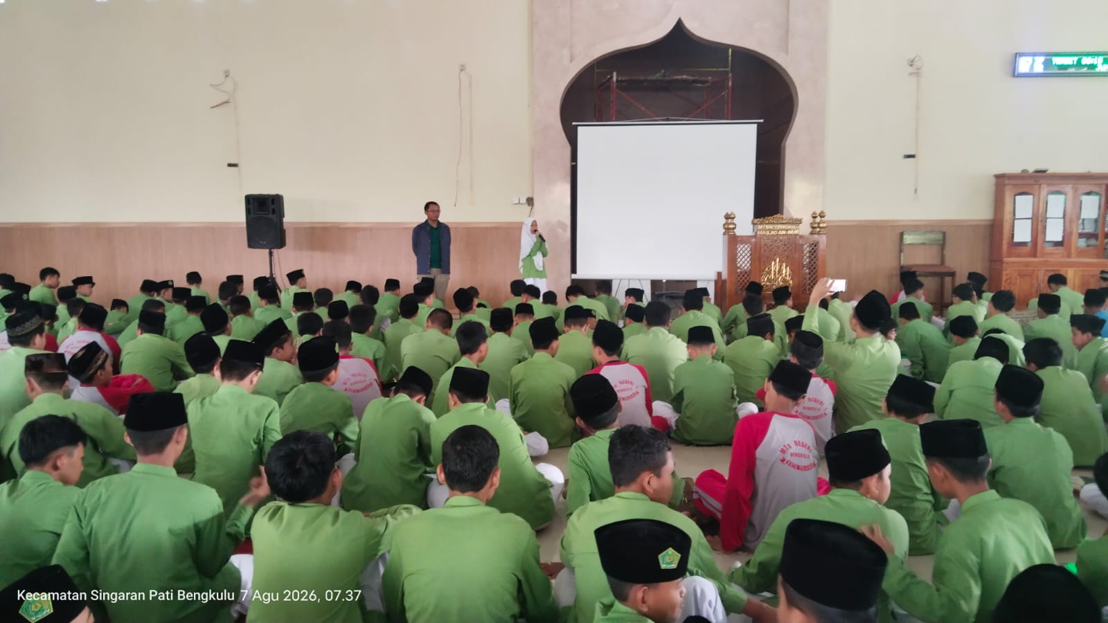 Kultum Jumat Pagi MTsN 1 Kota Bengkulu, Hannifa Kelas VII I Angkat Hikmah Kisah Alqomah Anak Durhaka