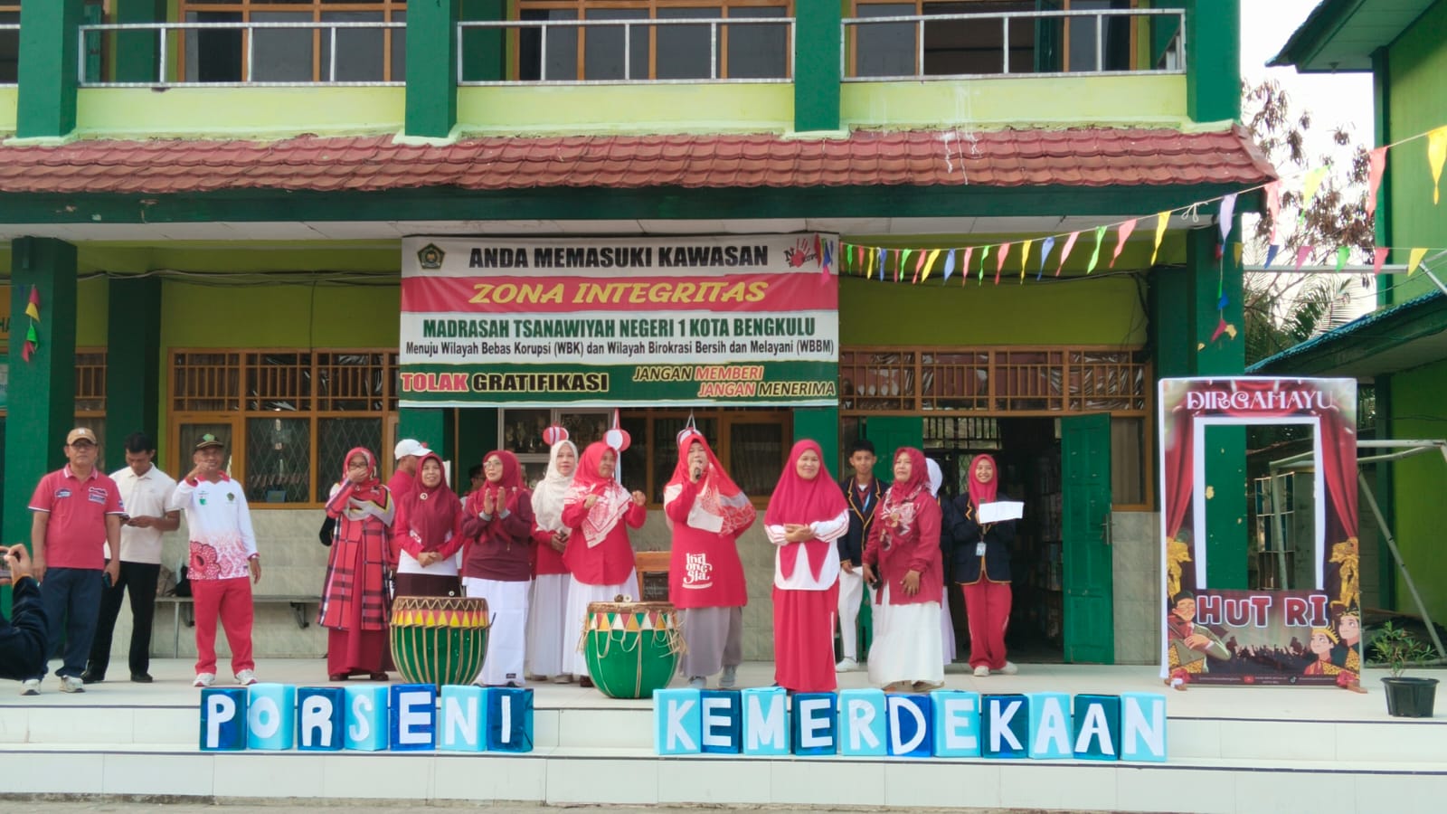 Waka Kesiswaan Resmi Buka Porseni Kemerdekaan MTsN 1 Kota Bengkulu