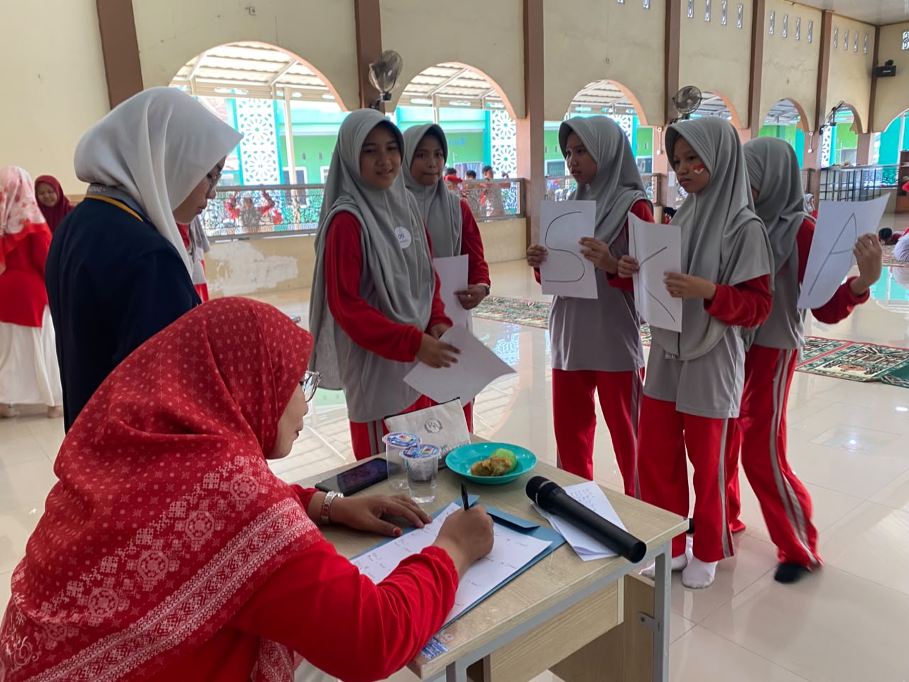Asah Kosakata dan Kreativitas, Siswa MTsN 1 Kota Bengkulu Meriahkan Lomba Susun Kata