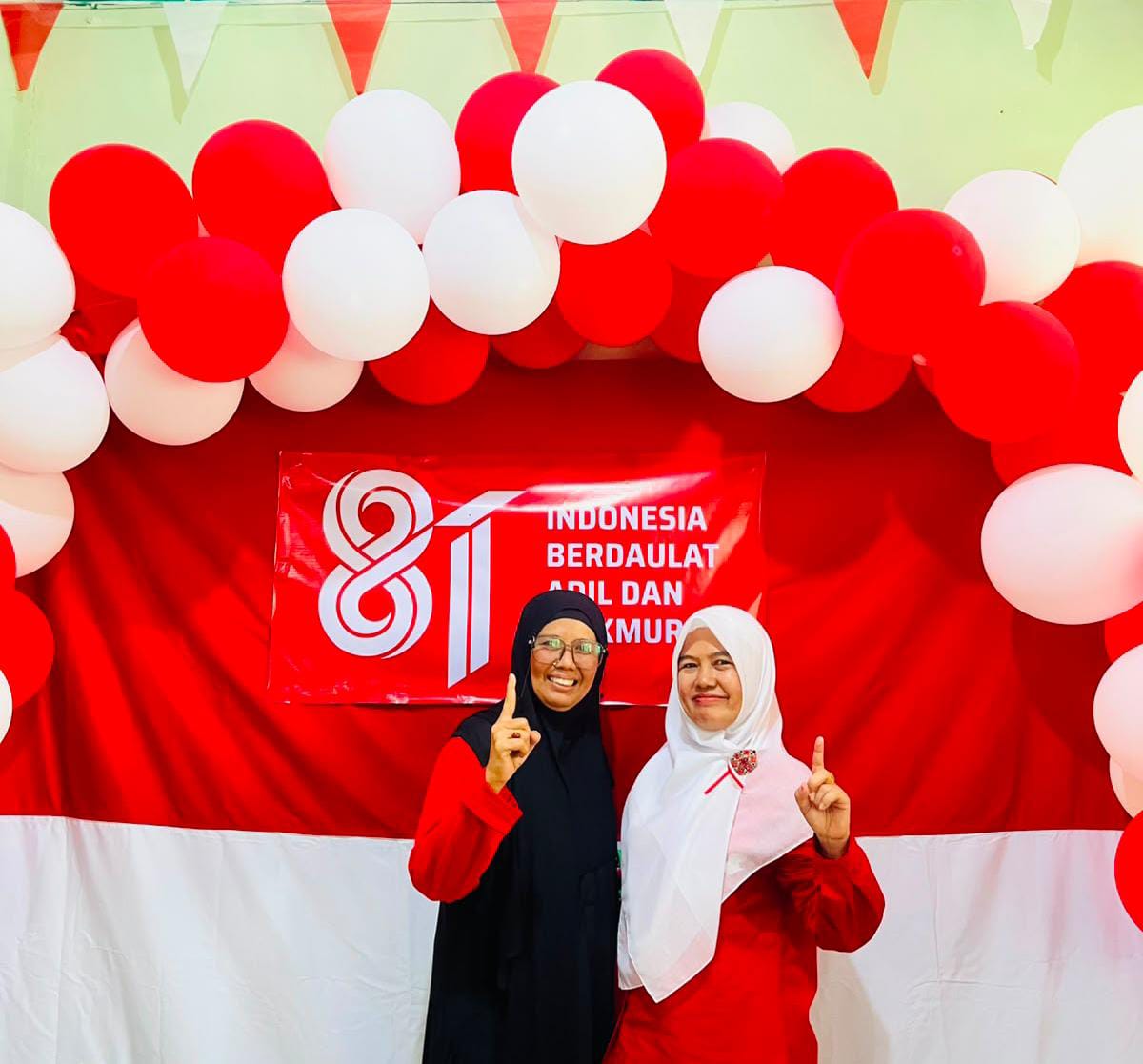 Cari Kelas Paling Kreatif, Pengawas Kemenag dan Waka Sarpras MTsN 1 Jadi Juri Lomba HUT RI ke-81