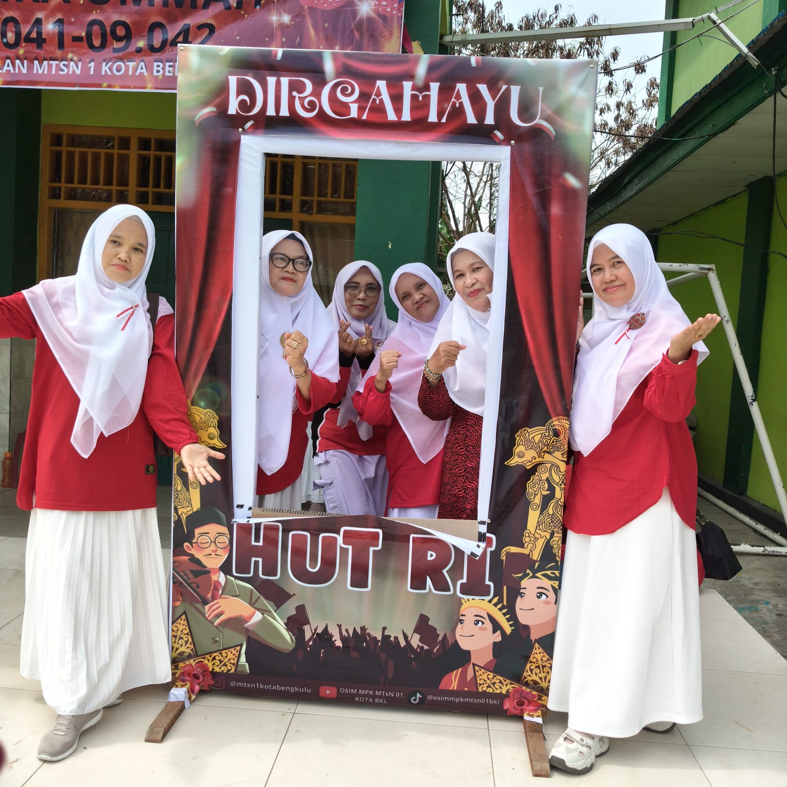 Bingkai Kemerdekaan, OSIM-MPK MTsN 1 Kota Bengkulu Siapkan Photobooth Kreatif HUT RI ke- 81