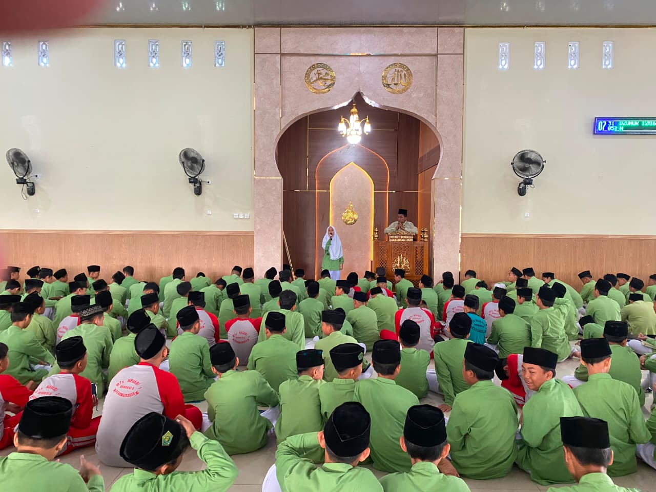 Kultum Jumat Ibadah MTsN 1 Kota Bengkulu, Afiqah Maritza Joana Kupas Kisah Sahabat Nuaiman