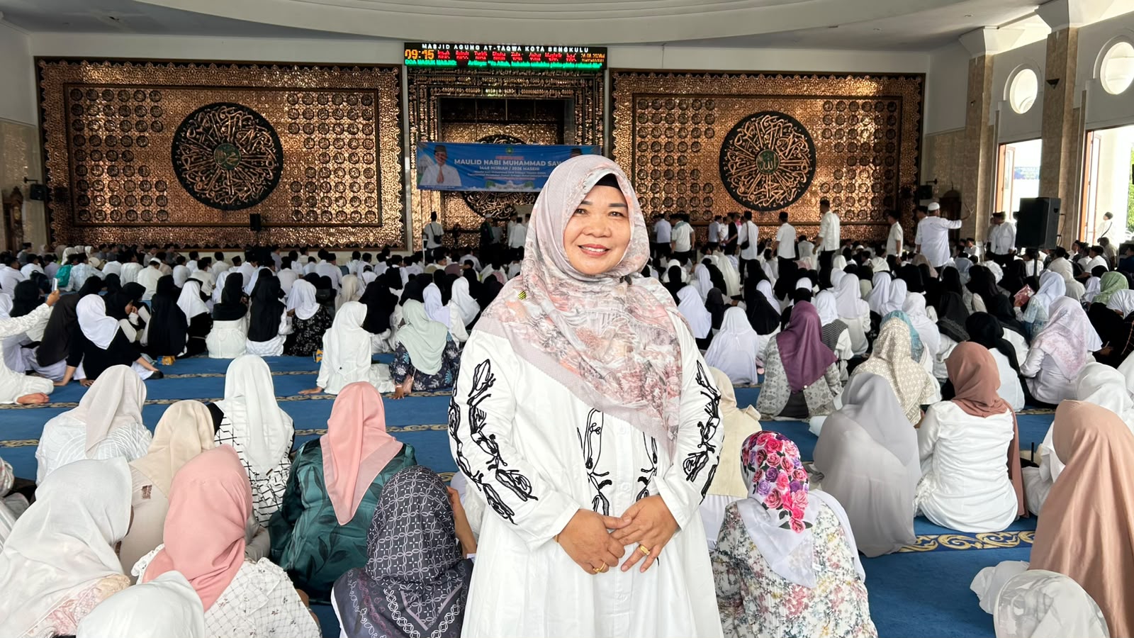 Momentum Maulid Nabi 1448 H: Ka.MTsN 1 Kota Bengkulu Hadir dalam Peringatan di Masjid Agung At-Taqwa
