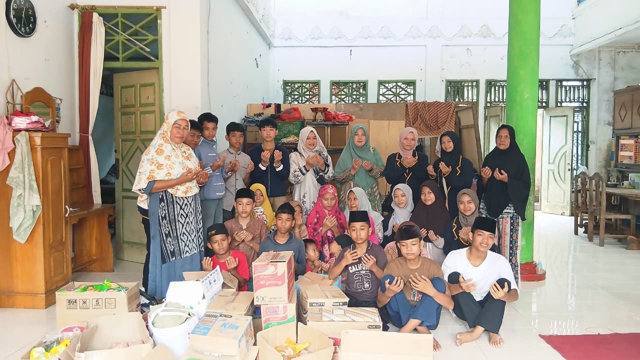 Semarak Maulid Nabi Muhammad SAW 1448 H: MTsN 1 Kota Bengkulu Tebarkan Kepedulian melalui Program Madrasah Berbagi