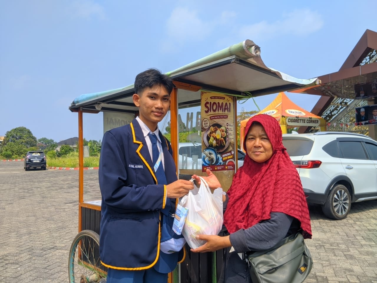 Berbagi Membawa Bahagia, Penerima Manfaat Rasakan Kepedulian Keluarga Besar MTsN 1 Kota Bengkulu