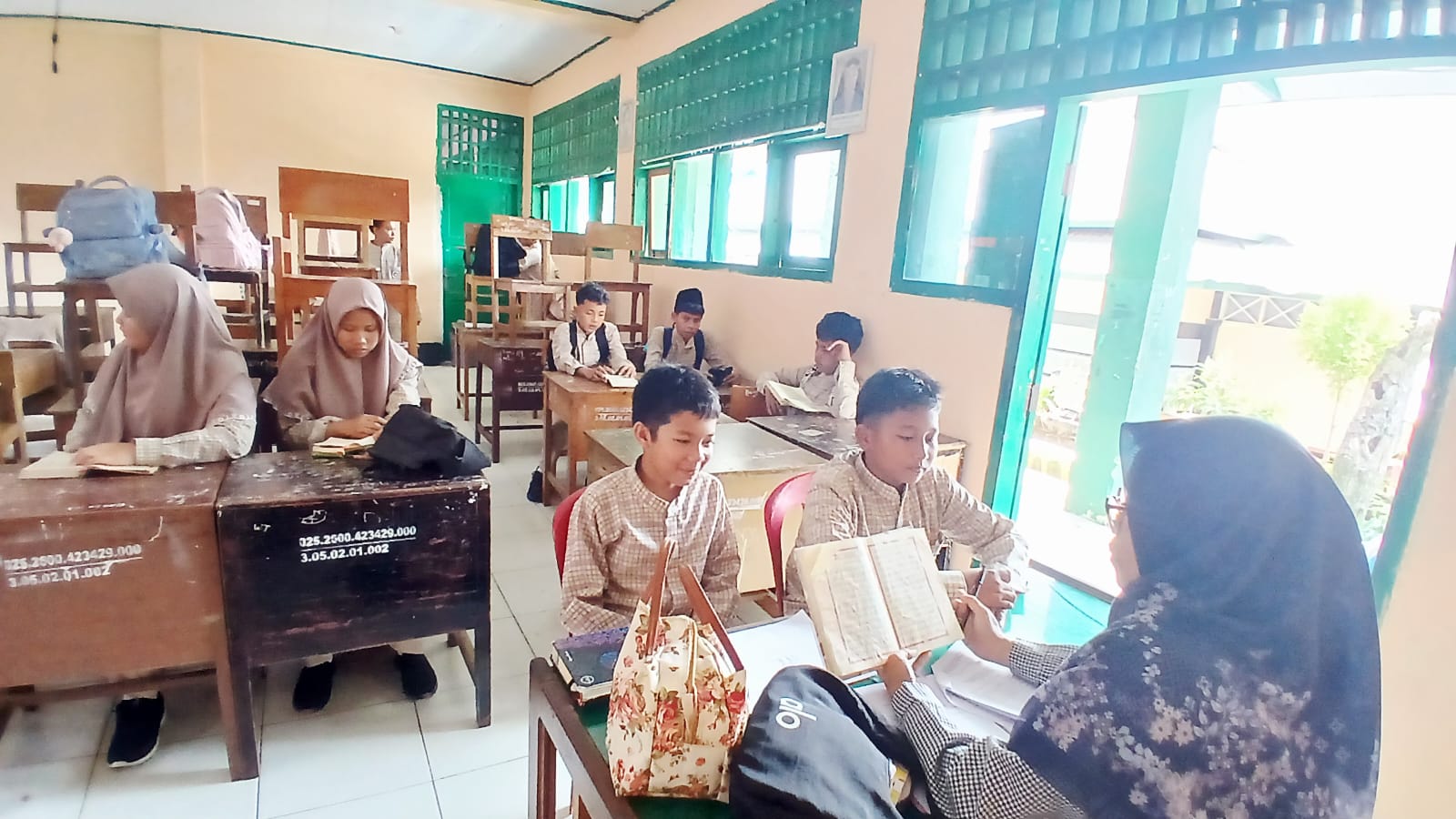 Semangat Menghafal dan Memperbaiki Bacaan, Siswa MTsN 1 Kota Bengkulu Aktif Ikuti Tahfidz dan Tahsin