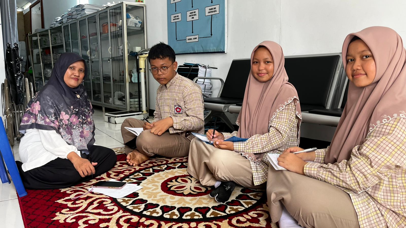 Serius Berlatih, Siswa MTsN 1 Kota Bengkulu Mantapkan Kemampuan IPA untuk OMI 2026