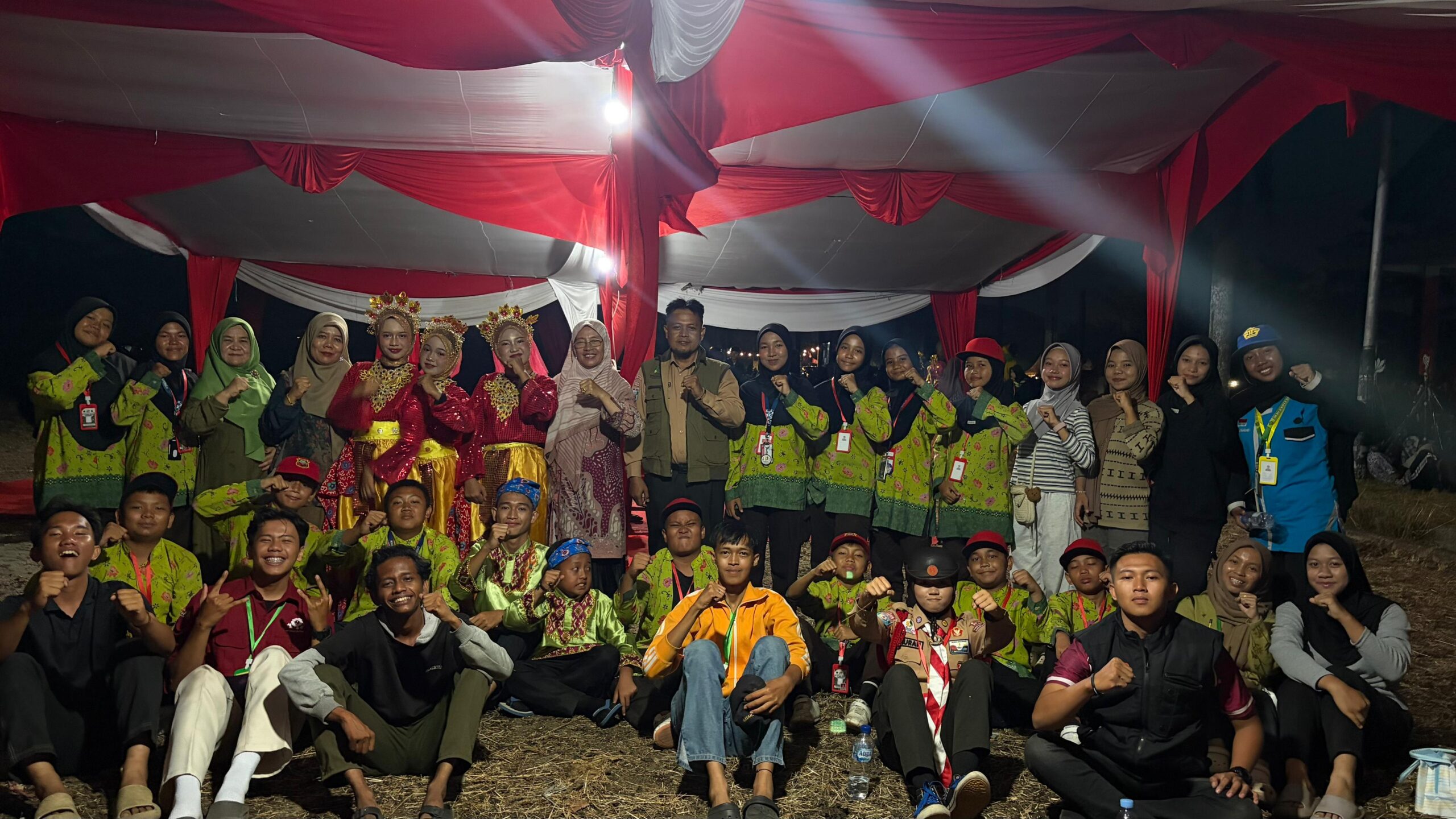Semangat Kebersamaan, Seluruh Kru Pramuka Khairah Ummah MTsN 1 Kota Bengkulu Sukseskan Pentas Seni KPMD 2026