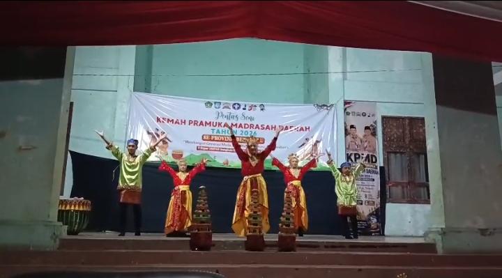 Tampil Memukau, Kontingen Pramuka MTsN 1 Kota Bengkulu Pukau Penonton Lewat Tari Kreasi di KPMD 2026