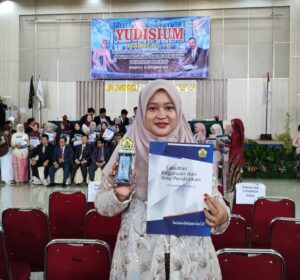 Raih IPK 3,96, Guru MTsN 1 Kota Bengkulu Jadi Lulusan Terbaik S2 Pendidikan IPA